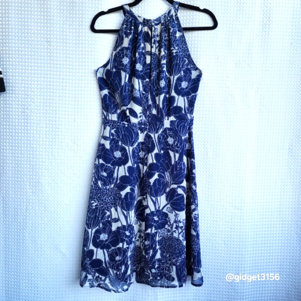 NWOT  TOMMY HILFIGER NAVY AND WHITE FLORAL MIDI DRESS - SIZE 2
